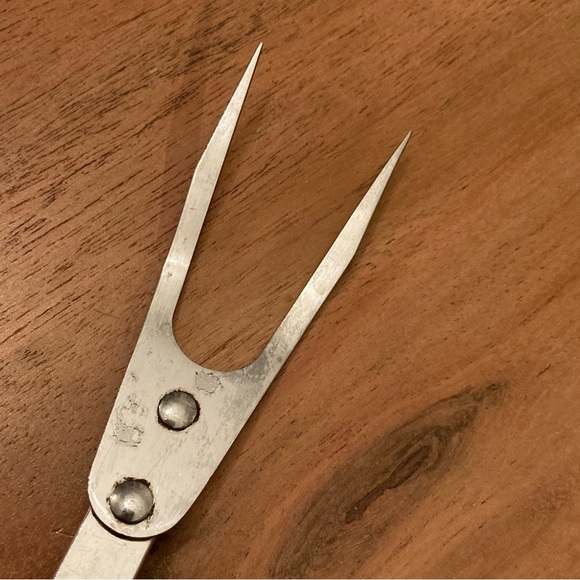 Vintage Stanley Stainless Steel Meat Fork with Unique Curved Keyhole Handle - Picture 7 of 12